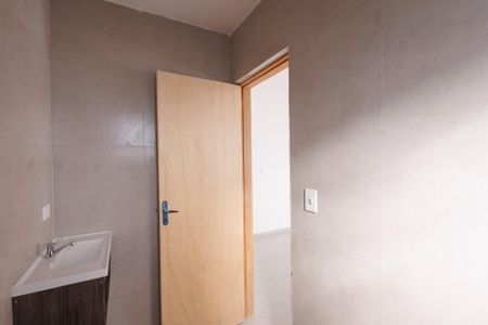 Banheiro de kitnet/studio para alugar com 1 quarto, 17m² em Areão, Taubaté