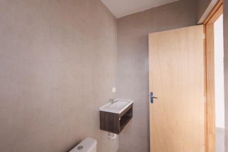 Banheiro de kitnet/studio para alugar com 1 quarto, 17m² em Areão, Taubaté