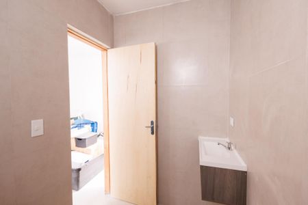 Banheiro de kitnet/studio para alugar com 1 quarto, 25m² em Areão, Taubaté