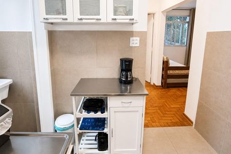Cozinha de kitnet/studio para alugar com 1 quarto, 56m² em Cerqueira César, São Paulo