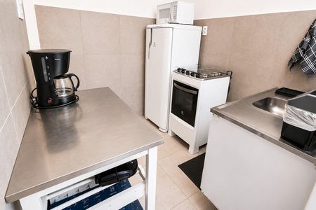 Cozinha de kitnet/studio para alugar com 1 quarto, 56m² em Cerqueira César, São Paulo