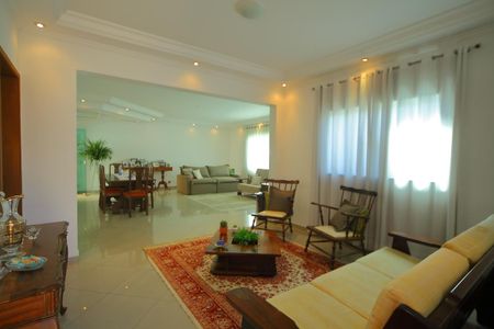 Casa à venda com 3 quartos, 247m² em Vila Santa Terezinha, São Bernardo do Campo