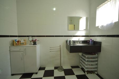 Banheiro Social  de casa à venda com 3 quartos, 247m² em Vila Santa Terezinha, São Bernardo do Campo