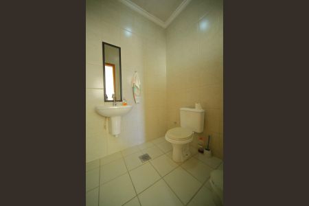 Banheiro garagem   de casa à venda com 3 quartos, 247m² em Vila Santa Terezinha, São Bernardo do Campo