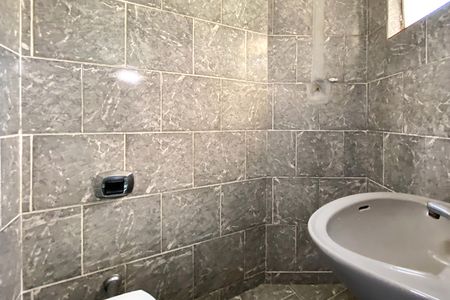 Banheiro da Suíte de casa para alugar com 1 quarto, 45m² em Prado, Belo Horizonte