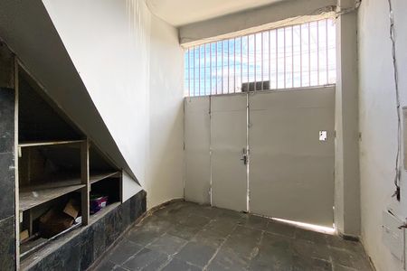 Garagem de casa para alugar com 1 quarto, 45m² em Prado, Belo Horizonte