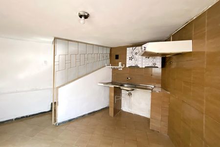 Cozinha de casa para alugar com 1 quarto, 45m² em Prado, Belo Horizonte