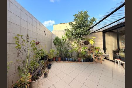 Casa à venda com 100m², 2 quartos e 4 vagasQuintal