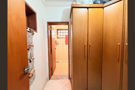 Casa à venda com 100m², 2 quartos e 4 vagasCloset