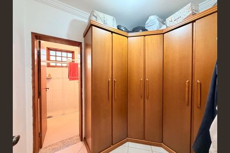 Casa à venda com 100m², 2 quartos e 4 vagasCloset