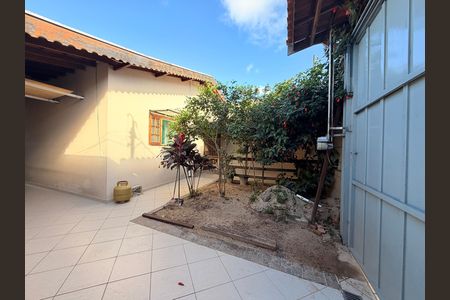 Casa à venda com 100m², 2 quartos e 4 vagasGaragem e Jardim