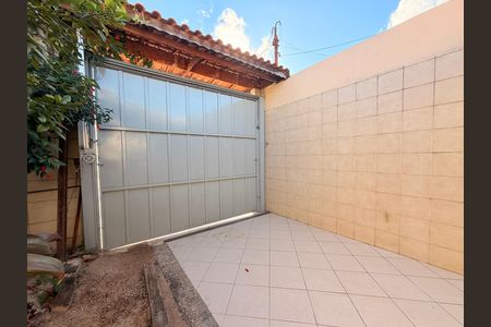 Casa à venda com 100m², 2 quartos e 4 vagasGaragem e Jardim