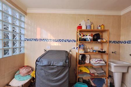 Casa à venda com 224m², 5 quartos e 3 vagas Casa à venda com 224m², 5 quartos e 3 vagasLavanderia
