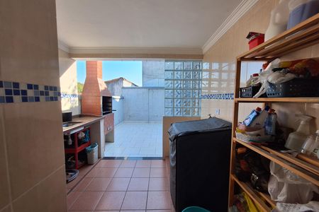 Casa à venda com 224m², 5 quartos e 3 vagas Casa à venda com 224m², 5 quartos e 3 vagasLavanderia
