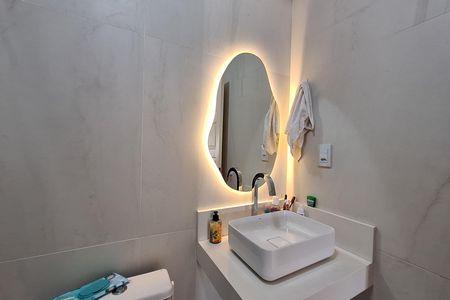 Casa à venda com 224m², 5 quartos e 3 vagas Casa à venda com 224m², 5 quartos e 3 vagasBanheiro Corredor