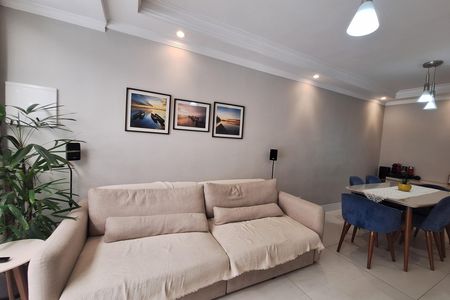 Casa à venda com 224m², 5 quartos e 3 vagas Casa à venda com 224m², 5 quartos e 3 vagasSala