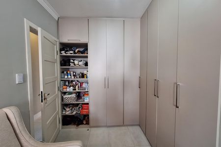 Casa à venda com 224m², 5 quartos e 3 vagas Casa à venda com 224m², 5 quartos e 3 vagasSuíte