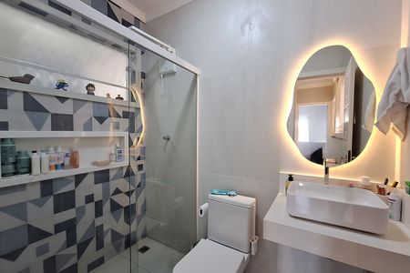 Casa à venda com 224m², 5 quartos e 3 vagas Casa à venda com 224m², 5 quartos e 3 vagasBanheiro Corredor