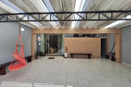Casa à venda com 224m², 5 quartos e 3 vagas Casa à venda com 224m², 5 quartos e 3 vagasGaragem