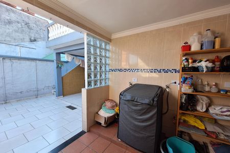 Casa à venda com 224m², 5 quartos e 3 vagas Casa à venda com 224m², 5 quartos e 3 vagasLavanderia