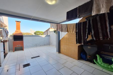 Casa à venda com 224m², 5 quartos e 3 vagas Casa à venda com 224m², 5 quartos e 3 vagasÁrea gourmet