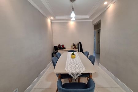 Casa à venda com 224m², 5 quartos e 3 vagas Casa à venda com 224m², 5 quartos e 3 vagasSala de Jantar