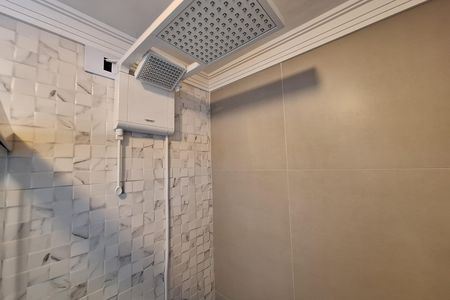 Banheiro da Suíte de casa à venda com 5 quartos, 224m² em Jardim Monte Libano, Santo André