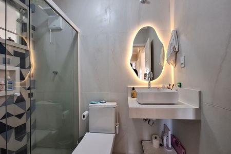 Casa à venda com 224m², 5 quartos e 3 vagas Casa à venda com 224m², 5 quartos e 3 vagasBanheiro Corredor