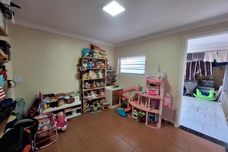 Casa à venda com 224m², 5 quartos e 3 vagas Casa à venda com 224m², 5 quartos e 3 vagasDespensa