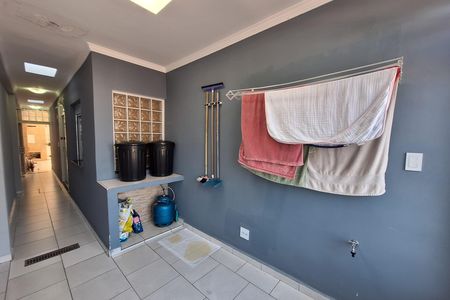 Casa à venda com 224m², 5 quartos e 3 vagas Casa à venda com 224m², 5 quartos e 3 vagasÁrea de Serviço