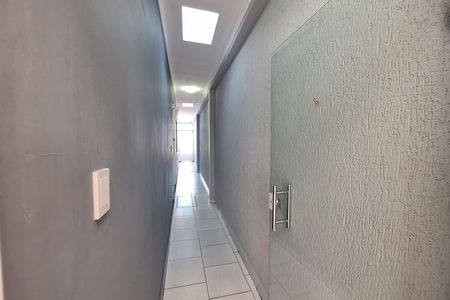 Casa à venda com 224m², 5 quartos e 3 vagas Casa à venda com 224m², 5 quartos e 3 vagasCorredor