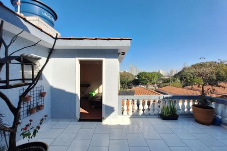 Casa à venda com 224m², 5 quartos e 3 vagas Casa à venda com 224m², 5 quartos e 3 vagasQuintal