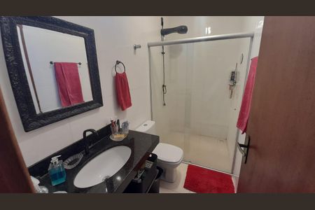 Banheiro de casa à venda com 3 quartos, 110m² em Parque Xangri-lá, Contagem
