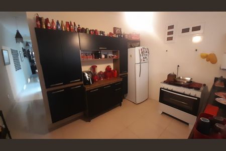 Casa à venda com 110m², 3 quartos e 2 vagas Casa à venda com 110m², 3 quartos e 2 vagasCozinha