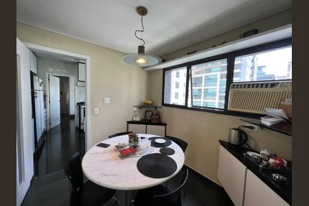 Apartamento à venda com 4 quartos, 220m² em Jardim Paulista, São Paulo