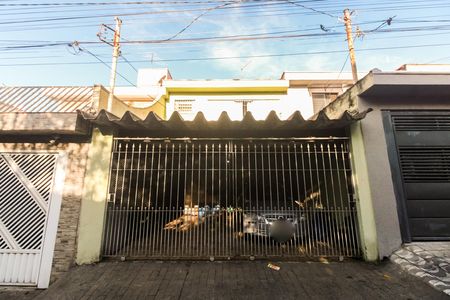 Fachada de casa à venda com 2 quartos, 200m² em Vila Carrão, São Paulo