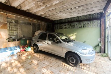 Garagem de casa à venda com 2 quartos, 200m² em Vila Carrão, São Paulo