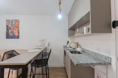 Cozinha de apartamento para alugar com 1 quarto, 38m² em Bela Vista, São Paulo