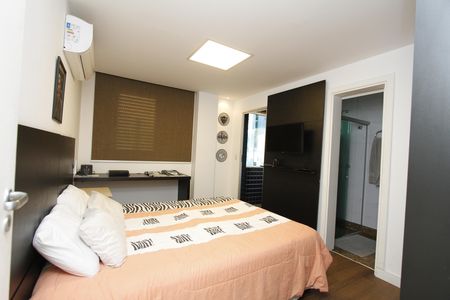 Apartamento à venda com 267m², 4 quartos e 4 vagasQuarto 4 - Suíte