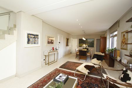 Apartamento à venda com 267m², 4 quartos e 4 vagasSala