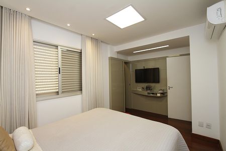 Apartamento à venda com 267m², 4 quartos e 4 vagasQuarto 3 - Suíte