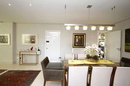 Apartamento à venda com 267m², 4 quartos e 4 vagasSala