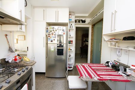 Apartamento à venda com 267m², 4 quartos e 4 vagasCozinha