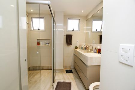 Apartamento à venda com 267m², 4 quartos e 4 vagasBanheiro da Suíte