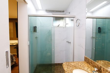 Apartamento à venda com 267m², 4 quartos e 4 vagasBanheiro do Quarto 4
