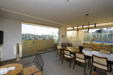 Apartamento à venda com 267m², 4 quartos e 4 vagasCobertura