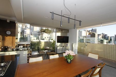 Apartamento à venda com 267m², 4 quartos e 4 vagasCobertura