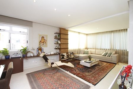 Apartamento à venda com 267m², 4 quartos e 4 vagasSala