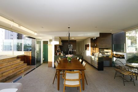 Apartamento à venda com 267m², 4 quartos e 4 vagasCobertura