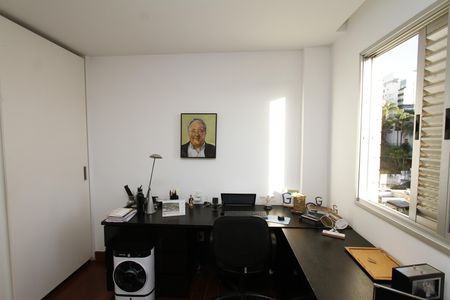 Apartamento à venda com 267m², 4 quartos e 4 vagasQuarto 2